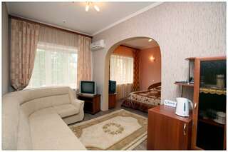 Гостиница Орион Белокуриха Номер люкс с 1 двуспальной кроватью-4