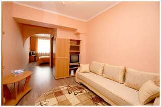 Гостиница Орион Белокуриха 2-комнатный номер полулюкс с 1 двуспальной кроватью-2