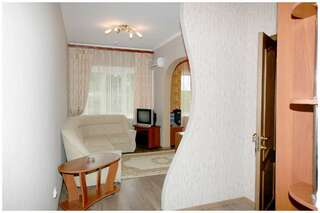 Гостиница Орион Белокуриха Номер люкс с 1 двуспальной кроватью-2