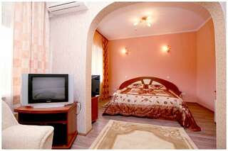 Гостиница Орион Белокуриха Номер люкс с 1 двуспальной кроватью-1